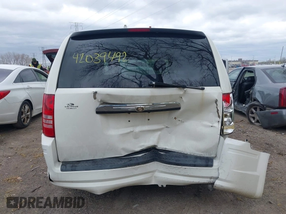 2008 Chrysler Town & Country LX with VIN 2A8HR44H88R694642, listed as a IAAI auction lot 42039492 with 210,249 mi miles and . Bid and sale history available at DreamBid. Image 16.
