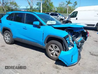 2019 Toyota RAV4 LE with VIN 2T3K1RFV6KW026338, listed as a IAAI auction lot 41763193 with 152,909 mi miles. Bid and sale history available at carsss.com. Image 1.