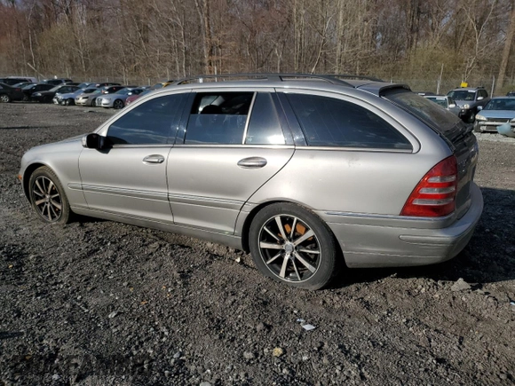2004 Mercedes-Benz C 240 с VIN WDBRH61J14F528853, выставлен на аукционе Copart как лот 49995875 с пробегом 169 668 миль миль и Списание • Salvage title. История ставок и продаж доступна на DreamBid. Изображение 2.