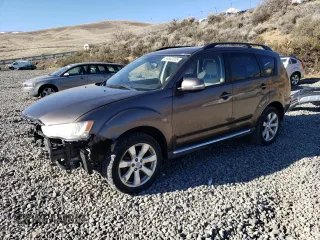 2010 Mitsubishi Outlander XLS z VIN JA4JT4AX8AZ006392, wystawiony jako Copart lot #50663555 z przebiegiem 104 172 mil mil oraz Szkoda całkowita • Salvage title. Historia ofert i sprzedaży dostępna na DreamBid. Obrazek 1.