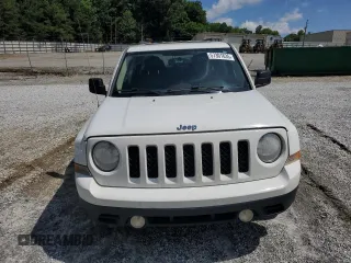 2015 Jeep Patriot High Altitude z VIN 1C4NJPFA6FD107339, wystawiony jako Copart lot #57301635 z przebiegiem 191 004 mil mil oraz Szkoda całkowita • Salvage title. Historia ofert i sprzedaży dostępna na DreamBid. Obrazek 5.