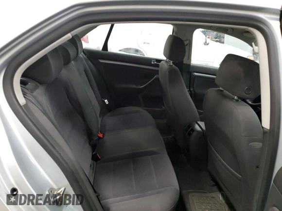 2006 Volkswagen Jetta z VIN 3VWRF31K86M618158, wystawiony jako Copart lot #42728175 z przebiegiem 117 433 mil mil oraz Czysty tytuł • Clean title. Historia ofert i sprzedaży dostępna na DreamBid. Obrazek 10.