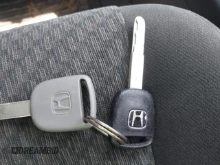 2005 Honda Civic VP z VIN 1HGEM22155L069804, wystawiony jako IAAI lot #42479758 z przebiegiem 149 461 mil mil oraz . Historia ofert i sprzedaży dostępna na DreamBid. Obrazek 11.