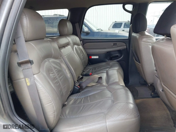 2002 Chevrolet Tahoe LT with VIN 1GNEK13Z42J203185, listed as a IAAI auction lot 41940552 with 325,618 mi miles. Bid and sale history available at carsss.com. Image 8.