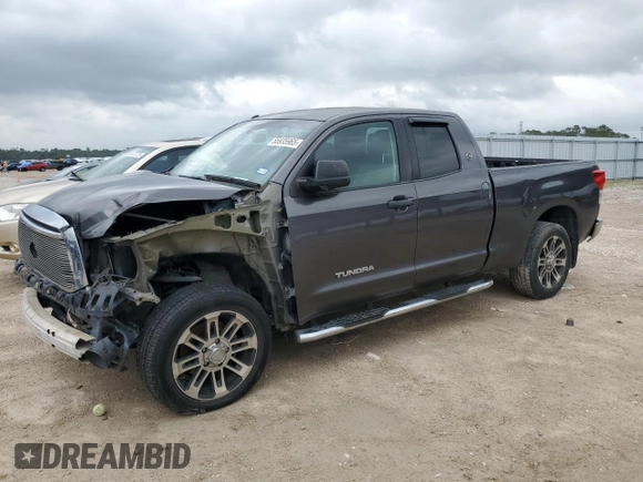 2013 Toyota Tundra z VIN 5TFRM5F14DX055704, wystawiony jako Copart lot #55935965 z przebiegiem 179 268 mil mil oraz Szkoda całkowita • Salvage title. Historia ofert i sprzedaży dostępna na DreamBid. Obrazek 1.