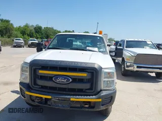 2013 Ford F-350 z VIN 1FD7X3B68DEA41140, wystawiony jako IAAI lot #42208592 z przebiegiem 179 966 mil mil oraz . Historia ofert i sprzedaży dostępna na DreamBid. Obrazek 12.