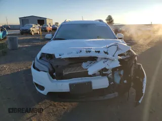 2020 Jeep Cherokee Altitude with VIN 1C4PJMLX8LD644306, listed as a Copart auction lot 88576285 with 30,025 mi miles and Salvage Title. Bid and sale history available at carsss.com. Image 5.