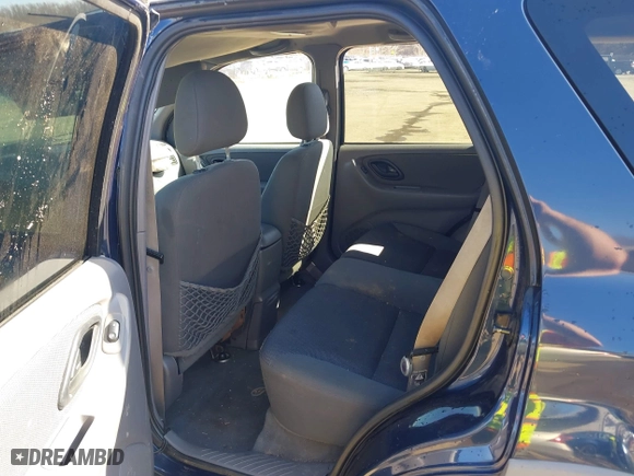 2002 Ford Escape XLT Choice with VIN 1FMYU031X2KC29008, listed as a IAAI auction lot 41747084 with 179,062 mi miles. Bid and sale history available at carsss.com. Image 8.