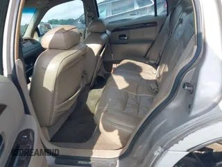1999 Lincoln Town Car Signature with VIN 1LNHM82W0XY710627, listed as a IAAI auction lot 42440024 with 268,639 mi miles and . Bid and sale history available at DreamBid. Image 8.