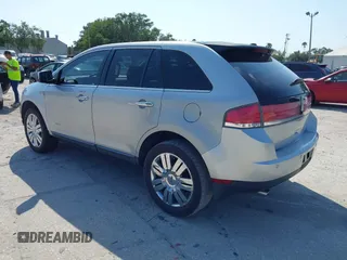 2009 Lincoln MKX with VIN 2LMDU68C49BJ01738, listed as a IAAI auction lot 42203987 with 170,159 mi miles. Bid and sale history available at carsss.com. Image 3.