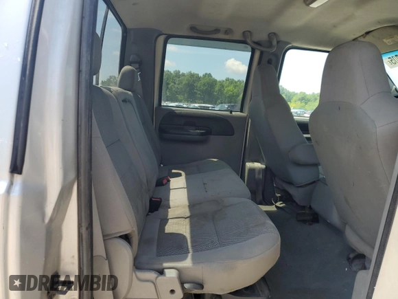 2005 Ford F-350 XL z VIN 1FTWW31P55EA70013, wystawiony jako Copart lot #62473005 z przebiegiem 205 642 mil mil oraz Szkoda całkowita • Salvage title. Historia ofert i sprzedaży dostępna na DreamBid. Obrazek 10.