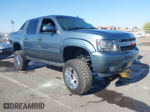 2008 Chevrolet Avalanche LS z VIN 3GNEC12J08G193046, wystawiony jako IAAI lot #42084024 z przebiegiem 138 581 mil mil oraz . Historia ofert i sprzedaży dostępna na DreamBid. Obrazek 1.