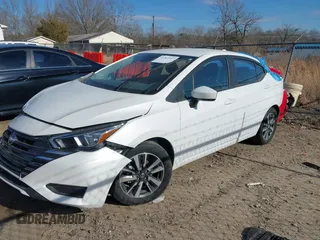 2022 Nissan Versa SV z VIN 3N1CN8EV0NL839211, wystawiony jako IAAI lot #41362397 z przebiegiem 7 670 mil mil oraz . Historia ofert i sprzedaży dostępna na DreamBid. Obrazek 23.
