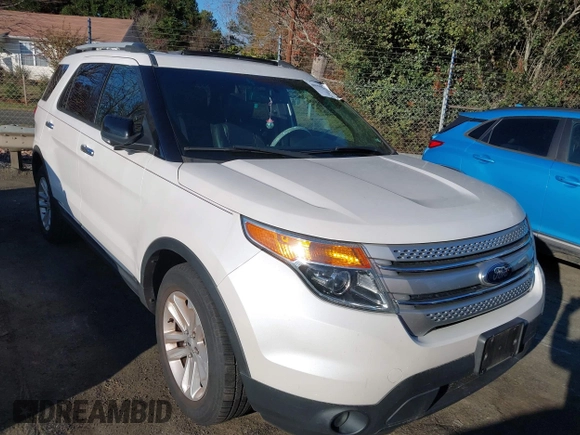 2014 Ford Explorer XLT with VIN 1FM5K7D87EGB50030, listed as a IAAI auction lot 40999068 with 110,455 mi miles and . Bid and sale history available at carsss.com. Image 1.