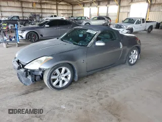 2004 Nissan 350Z Touring z VIN JN1AZ36A84T003845, wystawiony jako Copart lot #55363895 z przebiegiem 90 137 mil mil oraz Szkody całkowita. Historia ofert i sprzedaży dostępna na DreamBid. Obrazek 1.