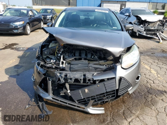 2013 Ford Focus SE with VIN 1FADP3F28DL333256, listed as a Copart auction lot 60438255 with 102,226 mi miles and Clean title. Bid and sale history available at DreamBid. Image 5.