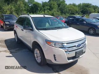2013 Ford Edge SE z VIN 2FMDK3GC1DBB74740, wystawiony jako IAAI lot #42592737 z przebiegiem 138 974 mil mil oraz . Historia ofert i sprzedaży dostępna na DreamBid. Obrazek 1.