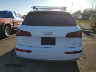 2020 Audi Q5 Premium with VIN WA1ANAFY3L2035160, listed as a Copart auction lot 48490215 with 82,771 mi miles and Salvage Title. Bid and sale history available at carsss.com. Image 6.