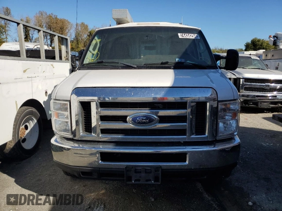 2017 Ford E-Series Commercial z VIN 1FDWE3F64HDC74455, wystawiony jako Copart lot #74434294 z przebiegiem 204 816 mil mil oraz Tytuł czysty. Historia ofert i sprzedaży dostępna na DreamBid. Obrazek 5.