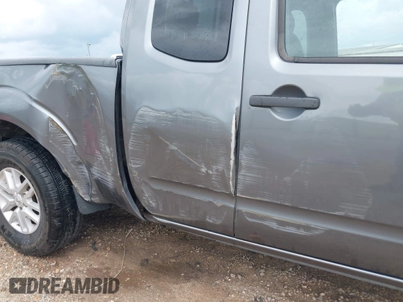 2017 Nissan Frontier SV z VIN 1N6DD0CU6HN720855, wystawiony jako IAAI lot #42474630 z przebiegiem 229 042 mil mil oraz . Historia ofert i sprzedaży dostępna na DreamBid. Obrazek 6.