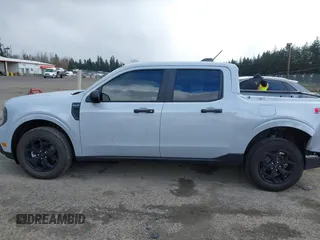2025 Ford Maverick z VIN 3FTTW8JA1SRA04479, wystawiony jako IAAI lot #41797702 z przebiegiem 2 388 mil mil oraz . Historia ofert i sprzedaży dostępna na DreamBid. Obrazek 15.