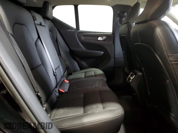 2023 Volvo XC40 Ultimate Dark Theme z VIN YV4L12UX3P2952998, wystawiony jako Copart lot #52724585 z przebiegiem 5578 mil mil oraz Tytuł czysty. Historia ofert i sprzedaży dostępna na DreamBid. Obrazek 11.