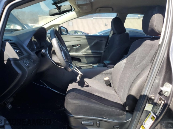 2013 Toyota Venza LE z VIN 4T3BK3BB3DU083878, wystawiony jako Copart lot #52227915 z przebiegiem 196 979 mil mil oraz Nie do naprawy • Non repairable. Historia ofert i sprzedaży dostępna na DreamBid. Obrazek 7.