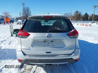 2017 Nissan Rogue SL with VIN 5N1AT2MV3HC791384, listed as a IAAI auction lot 41319989 with 112,195 mi miles. Bid and sale history available at carsss.com. Image 17.