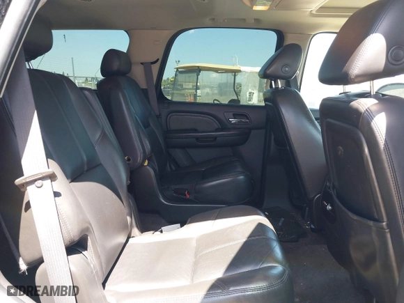 2008 GMC Yukon Denali with VIN 1GKFK63848J210877, listed as a IAAI auction lot 42096972 with 144,467 mi miles. Bid and sale history available at carsss.com. Image 8.