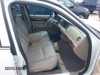 2004 Mercury Grand Marquis GS z VIN 2MEFM74W54X654116, wystawiony jako IAAI lot #41875021 z przebiegiem 129 999 mil mil oraz . Historia ofert i sprzedaży dostępna na DreamBid. Obrazek 5.
