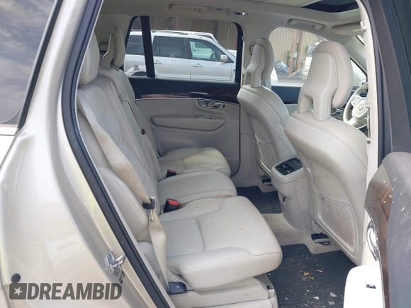 2016 Volvo XC90 T6 Momentum with VIN YV4A22PK7G1038750, listed as a IAAI auction lot 42128057 with 124,112 mi miles. Bid and sale history available at carsss.com. Image 8.
