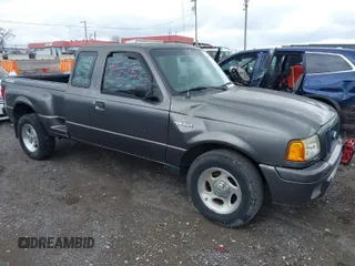 2004 Ford Ranger XL with VIN 1FTYR14U14PA61284, listed as a IAAI auction lot 41967952 with 193,680 mi miles. Bid and sale history available at carsss.com. Image 1.