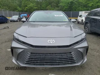 2025 Toyota Camry LE z VIN 4T1DAACKXSU554669, wystawiony jako Copart lot #55768925 z przebiegiem 1 830 mil mil oraz Szkoda całkowita • Salvage title. Historia ofert i sprzedaży dostępna na DreamBid. Obrazek 5.