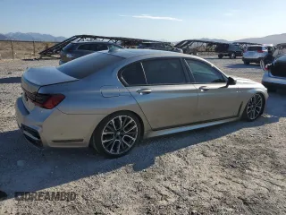 2022 BMW 7 Series 740i with VIN WBA7T2C01NCK85520, listed as a Copart auction lot 63442793 with 8,472 mi miles. Bid and sale history available at carsss.com. Image 3.