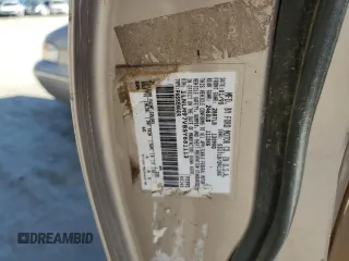 1995 Lincoln Continental with VIN 1LNLM97V8SY681113, listed as a Copart auction lot 73695134 with 176,175 mi miles and Salvage Title. Bid and sale history available at carsss.com. Image 14.