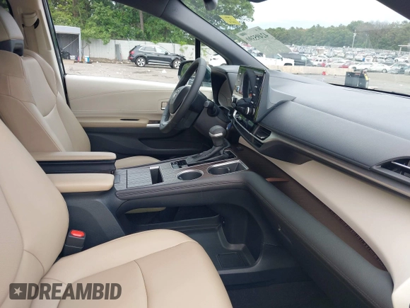 2022 Toyota Sienna XLE with VIN 5TDYSKFC1NS043177, listed as a IAAI auction lot 42495390 with 33,908 mi miles and . Bid and sale history available at DreamBid. Image 5.