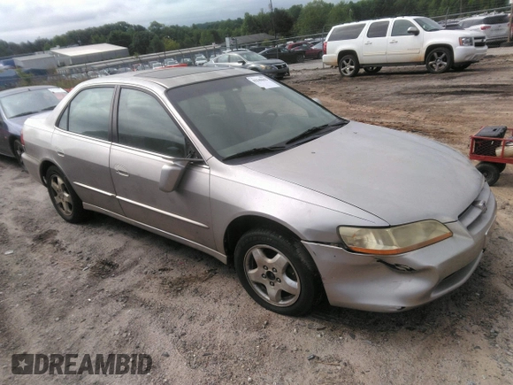 1998 Honda Accord EX z VIN 1HGCG1652WA075868, wystawiony jako IAAI lot #42240662 z przebiegiem 237 034 mil mil oraz . Historia ofert i sprzedaży dostępna na DreamBid. Obrazek 1.