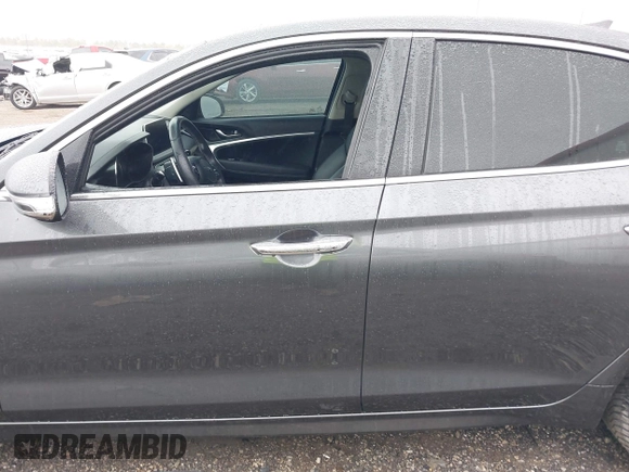 2021 Genesis G70 2.0T with VIN KMTG64LA3MU075557, listed as a IAAI auction lot 41484410 with 52,740 mi miles and . Bid and sale history available at DreamBid. Image 15.