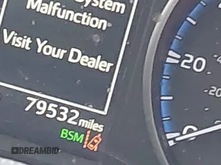 2018 Toyota RAV4 XLE z VIN JTMWFREV3JJ184752, wystawiony jako IAAI lot #42356452 z przebiegiem 79 532 mil mil oraz . Historia ofert i sprzedaży dostępna na DreamBid. Obrazek 16.