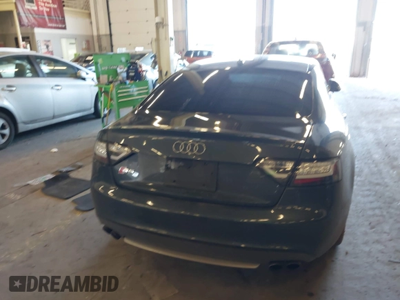 2009 Audi S5 z VIN WAURV78T29A028113, wystawiony jako IAAI lot #41677413 z przebiegiem 138 434 mil mil oraz . Historia ofert i sprzedaży dostępna na DreamBid. Obrazek 16.