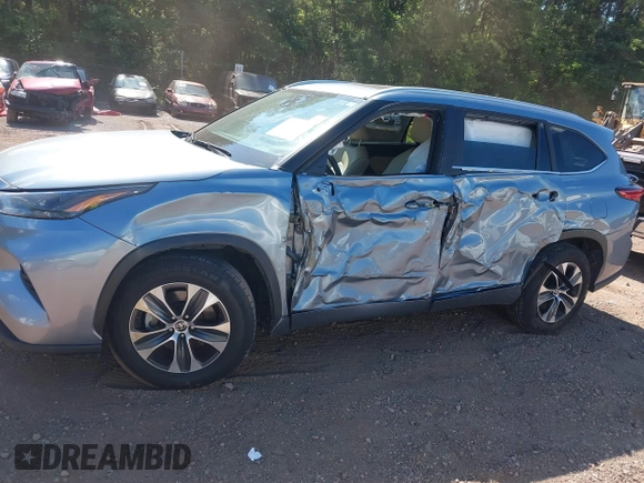 2023 Toyota Highlander L with VIN 5TDKDRAH7PS038449, listed as a IAAI auction lot 42298596 with 112,275 mi miles and . Bid and sale history available at DreamBid. Image 6.