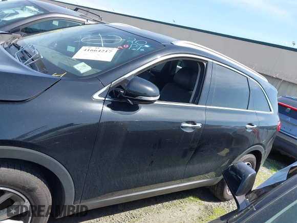 2019 Kia Sorento EX V6 with VIN 5XYPH4A57KG464487, listed as a IAAI auction lot 41664217 with 80,982 mi miles. Bid and sale history available at carsss.com. Image 15.