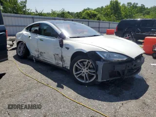 2013 Tesla Model S z VIN 5YJSA1DN0DFP18592, wystawiony jako Copart lot #62151505 z przebiegiem 192 283 mil mil oraz Szkoda całkowita • Salvage title. Historia ofert i sprzedaży dostępna na DreamBid. Obrazek 4.