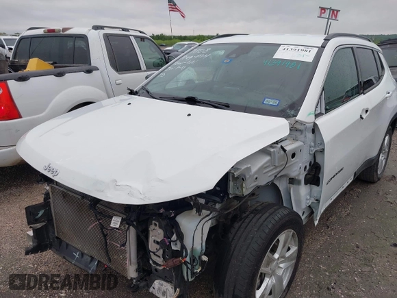 2022 Jeep Compass Latitude with VIN 3C4NJCBB8NT137684, listed as a IAAI auction lot 41391981 with 51,255 mi miles and . Bid and sale history available at carsss.com. Image 2.