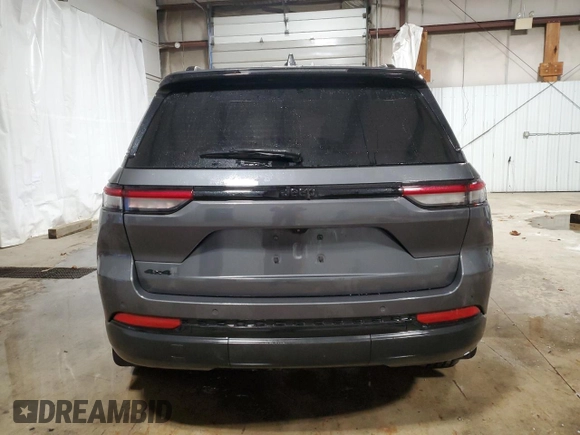 2023 Jeep Grand Cherokee Laredo z VIN 1C4RJHAG7PC620674, wystawiony jako Copart lot #45369315 z przebiegiem 31 754 mil mil oraz Szkoda całkowita • Salvage title. Historia ofert i sprzedaży dostępna na DreamBid. Obrazek 6.