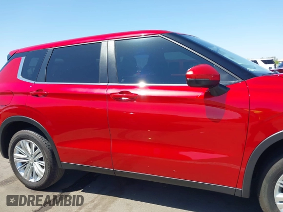 2024 Mitsubishi Outlander ES z VIN JA4J3UA85RZ034199, wystawiony jako IAAI lot #42000755 z przebiegiem 14 160 mil mil oraz . Historia ofert i sprzedaży dostępna na DreamBid. Obrazek 13.
