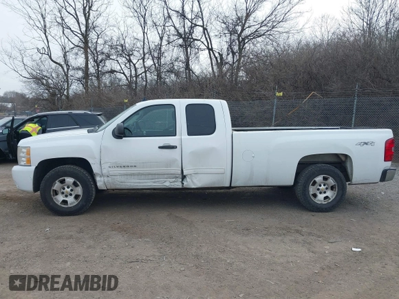 2011 Chevrolet Silverado 1500 LT with VIN 1GCRKSE06BZ186048, listed as a IAAI auction lot 41618521 with 291,361 mi miles and . Bid and sale history available at DreamBid. Image 14.