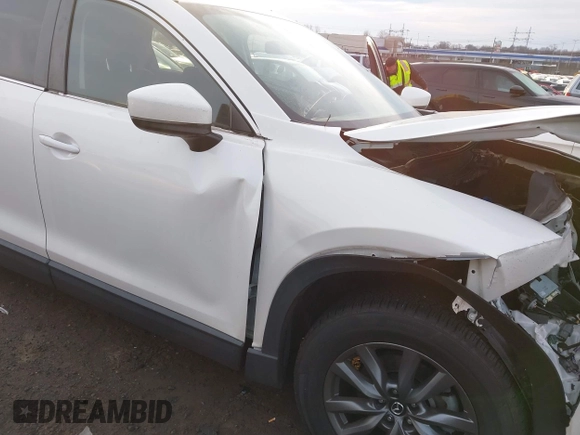 2020 Mazda CX-9 Sport with VIN JM3TCBBY6L0414673, listed as a IAAI auction lot 41310952 with 27,686 mi miles. Bid and sale history available at carsss.com. Image 17.