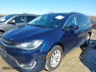 2018 Chrysler Pacifica Touring L with VIN 2C4RC1BG6JR257296, listed as a IAAI auction lot 41753473 with NaN miles. Bid and sale history available at carsss.com. Image 2.