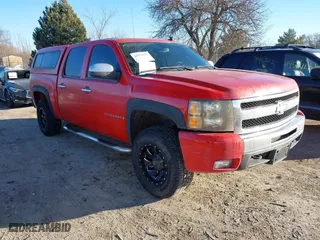 2007 Chevrolet Silverado 1500 LT w/1LT with VIN 2GCEK13M771538648, listed as a IAAI auction lot 41454282 with 214,759 mi miles. Bid and sale history available at carsss.com. Image 1.